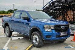 ford-ranger-xl-4x4-mt-2023-ma-u-xanh-1-57224-600x450